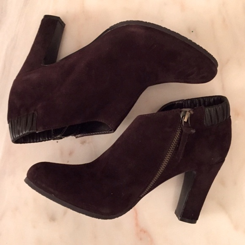 BRAND NEW Ann Taylor Loft suede ankle boot